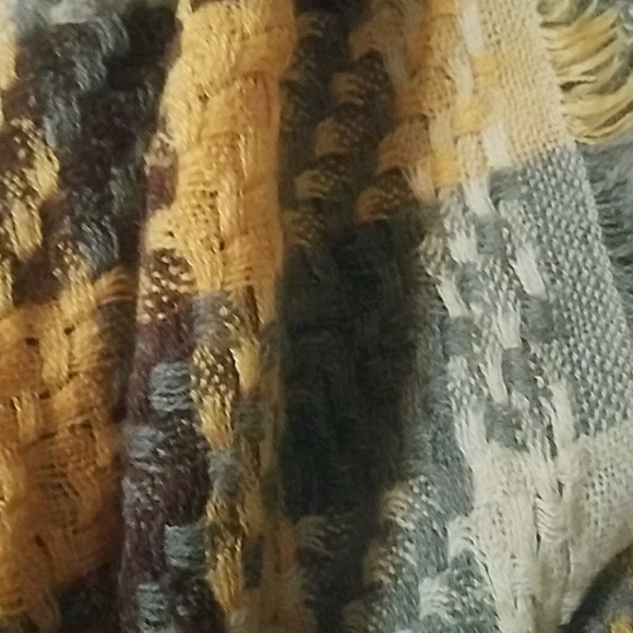 Scarf - Picture 2 of 3